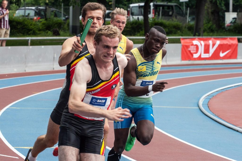 seriale cu morgan freeman